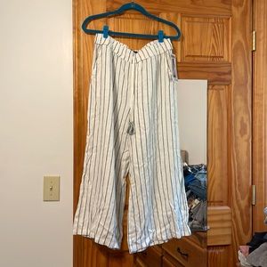 Cropped Wide Leg Pants New with tags Size Large